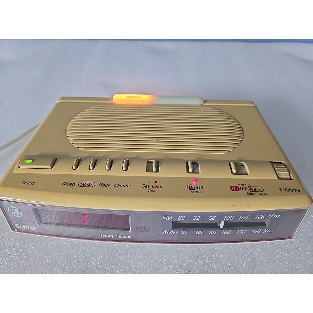Vintage GE‎ Softlite Clock Radio Model 7-4657A AM/FM Alarm Clock Works Great